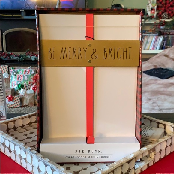 SOLD Rae Dunn ‘Be Merry & Bright’ Holder